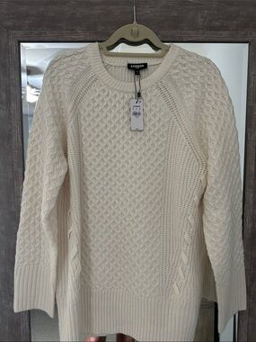 Express Ivory Cable Knit Pullover Sweater